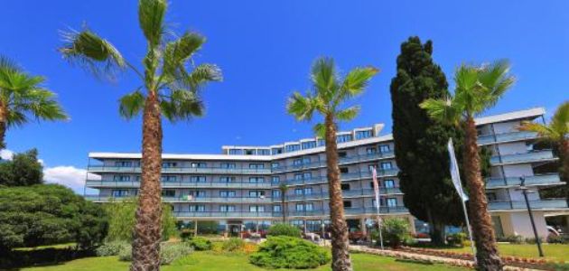 Hoteli: Hotel Ilirija 4*, Hotel Kornati 4*, Hotel Adriatic 3*+ i Hotel Villa Donat 3*+